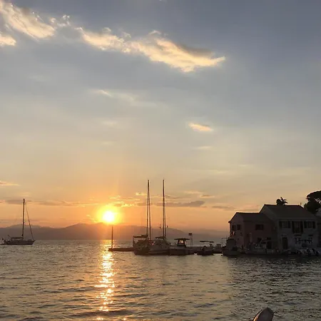 Loggos Harbour Apartamento