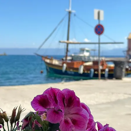 Lägenhet Loggos Harbour Longós
